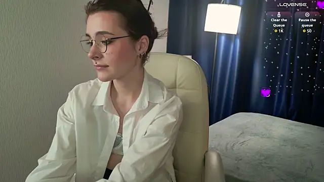Snapshot of ElizabethMilller_ chatting on June 13, 9:46 pm ElizabethMilller online show from June 13, 9:46 pm