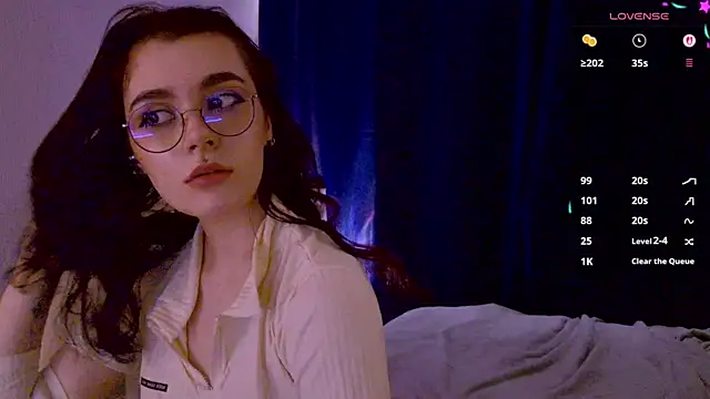 Snapshot of ElizabethMilller_ chatting on July 12, 1:06 am ElizabethMilller online show from July 12, 1:06 am
