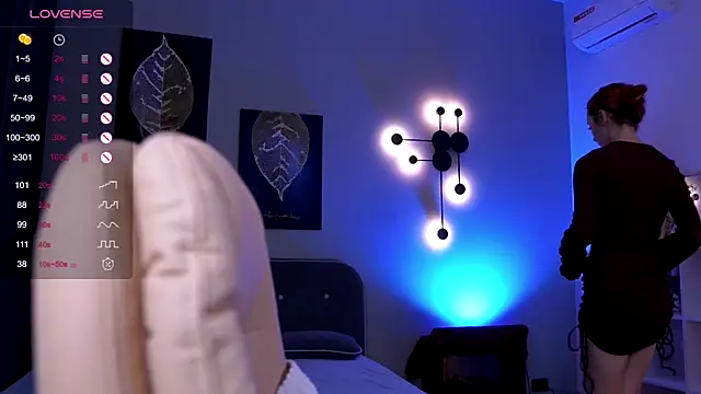 ElizabethMilller  online show from October 25, 10:21 pm