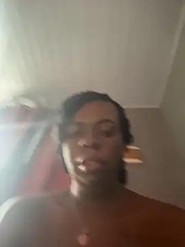 Priihmedeiros online show from April 19, 11:00 am