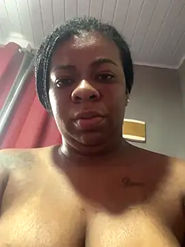 Snapshot of Priihmedeiros chatting on October 12, 11:55 am Priihmedeiros online show from October 12, 11:55 am