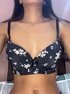 Hotty kaira online show from November 23, 4:39 pm