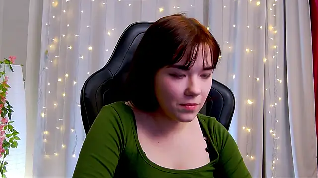 Kelly foox online show from October 6, 11:00 am