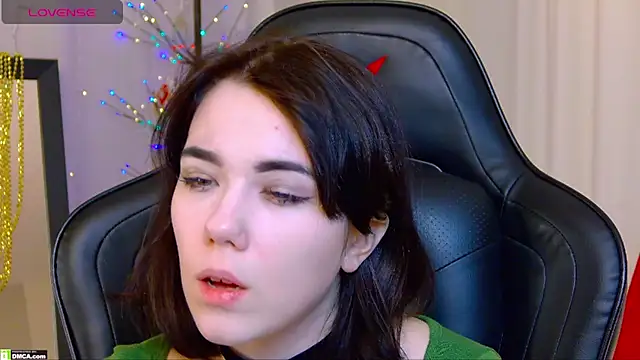 Kelly foox online show from December 16, 9:46 am