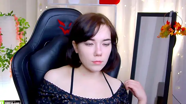 Kelly foox online show from November 2, 8:52 am