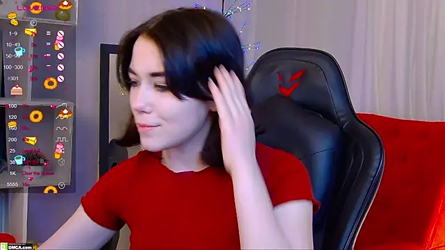 Kelly foox online show from December 19, 11:45 am