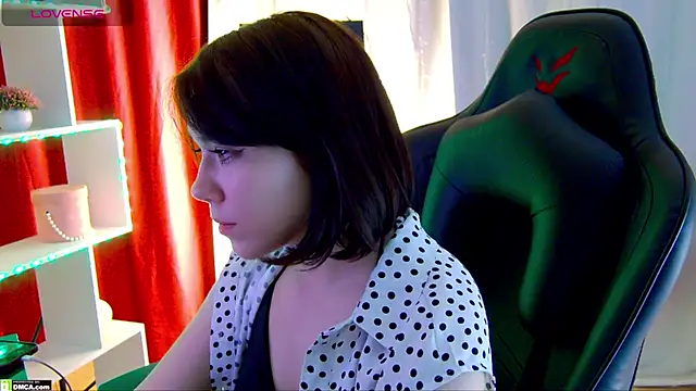 Kelly foox online show from November 17, 9:46 am