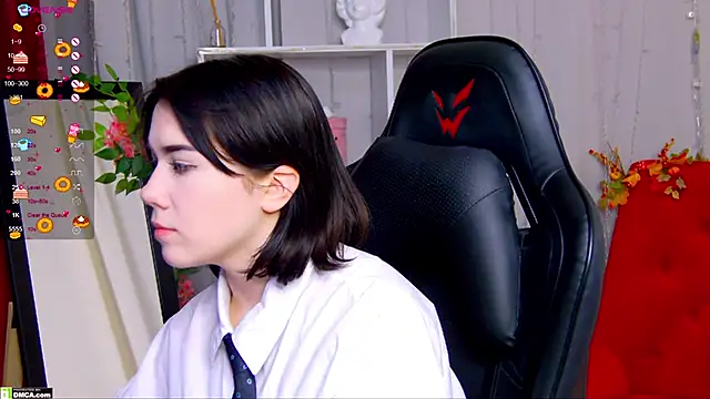 Kelly foox online show from December 1, 10:49 am