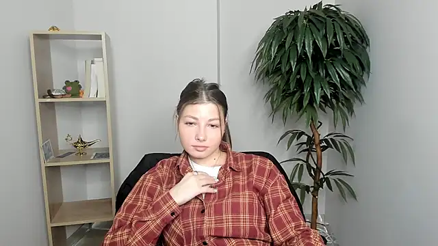 Snapshot of BrittGupton chatting on October 3, 8:38 am BrittGupton online show from October 3, 8:38 am