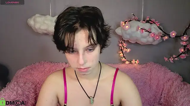 Sara Frayer online show from February 19, 1:02 am