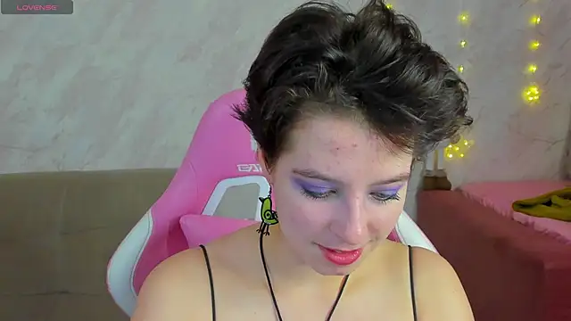 Sara Frayer online show from December 22, 1:06 am