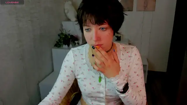 Sara Frayer online show from October 8, 1:07 am