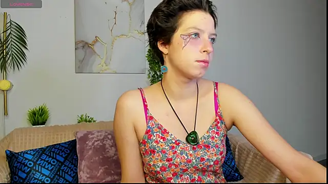 Sara Frayer online show from November 18, 9:12 am