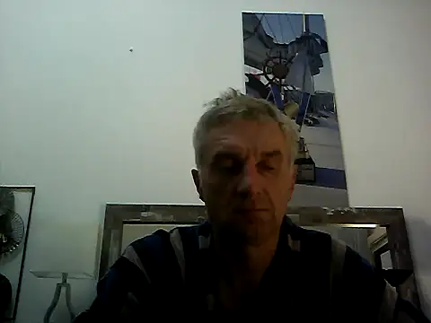 Snapshot of Vintermelon2 chatting on October 8, 6:37 am Vintermelon2 online show from October 8, 6:37 am