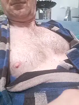 Snapshot of Vintermelon2 chatting on February 24, 6:47 am Vintermelon2 online show from February 24, 6:47 am