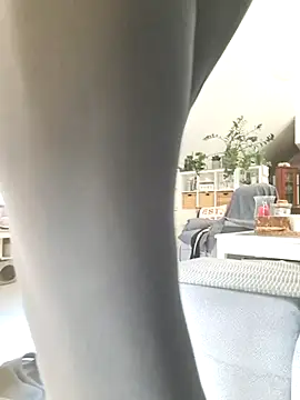 Vintermelon2 online show from April 8, 2:40 pm