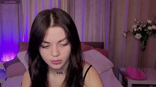 Snapshot of MiaWednesday chatting on October 11, 1:56 pm MiaWednesday online show from October 11, 1:56 pm