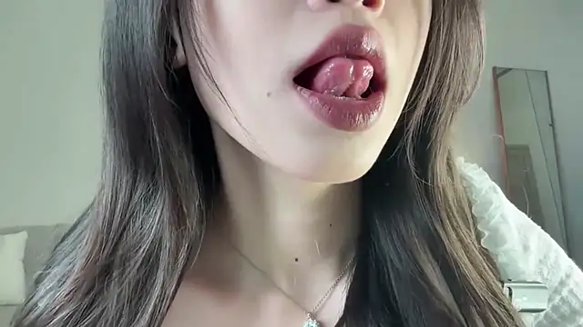 yourlittlesunrise  online show from November 21, 4:33 am