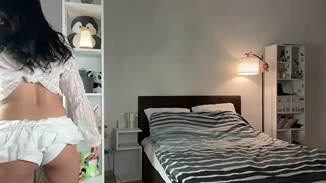 yourlittlesunrise  online show from April 2, 6:20 am