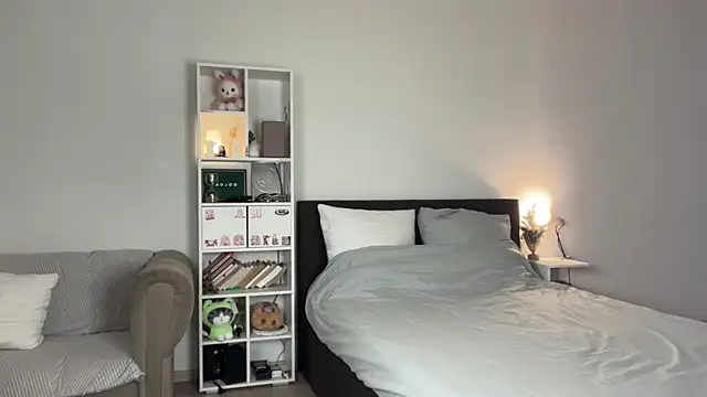 yourlittlesunrise  online show from November 28, 4:45 am