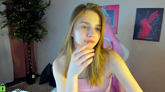 L1na Reeds online show from December 16, 1:10 am