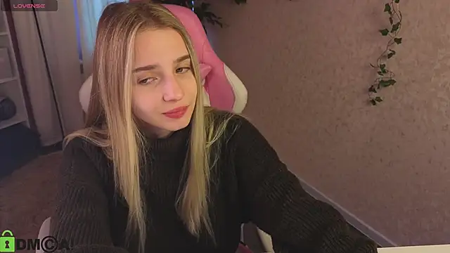 L1na Reeds online show from April 16, 1:17 am