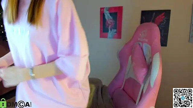 L1na Reeds online show from December 15, 1:11 am