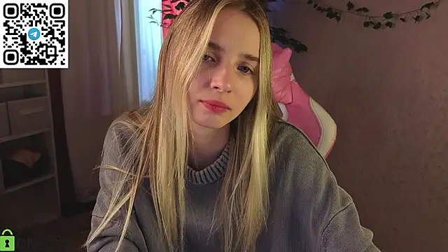 L1na Reeds online show from April 7, 1:18 am