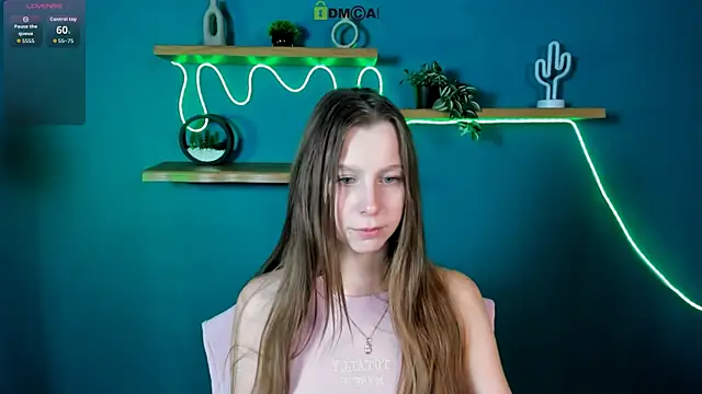 esme moore  online show from November 23, 9:52 am