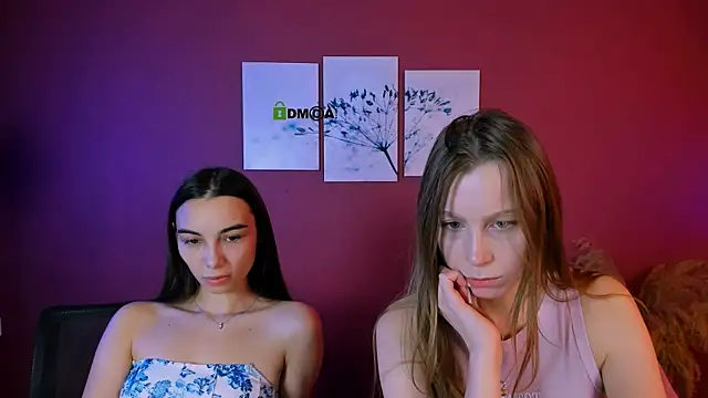 esme moore  online show from October 28, 9:41 am