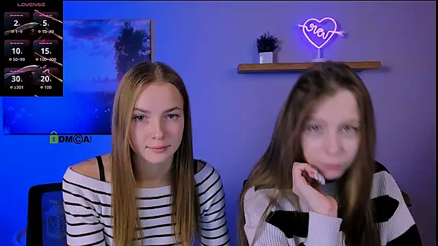 esme moore  online show from November 7, 9:36 am