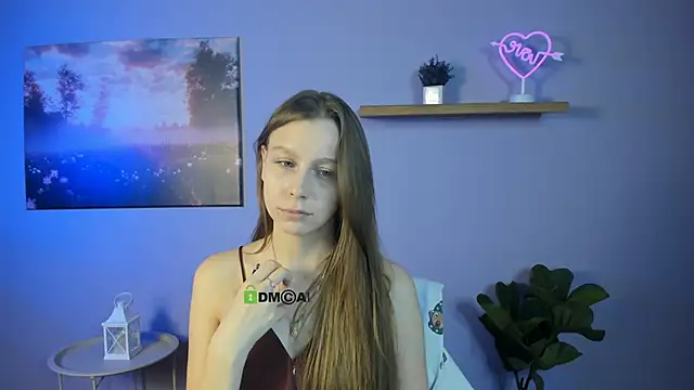 esme moore  online show from November 28, 7:36 pm