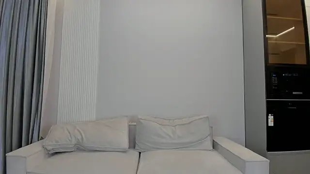 angel soo online show from December 4, 1:21 pm