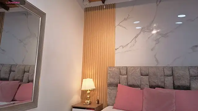Snapshot of angel__kiss chatting on May 5, 11:46 am angel kiss online show from May 5, 11:46 am