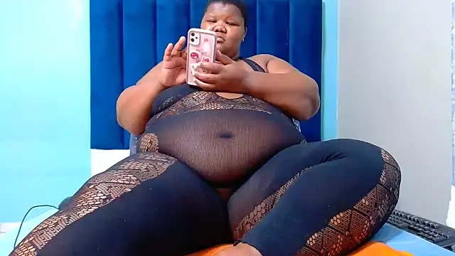 Snapshot of LadyBear2002 chatting on July 15, 8:05 pm LadyBear2002 online show from July 15, 8:05 pm