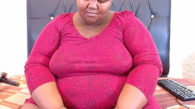 LadyBear2002 online show from April 7, 7:04 pm