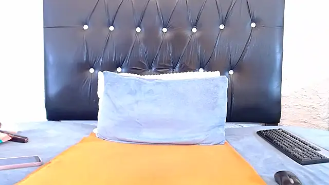 LadyBear2002 online show from March 27, 5:03 pm