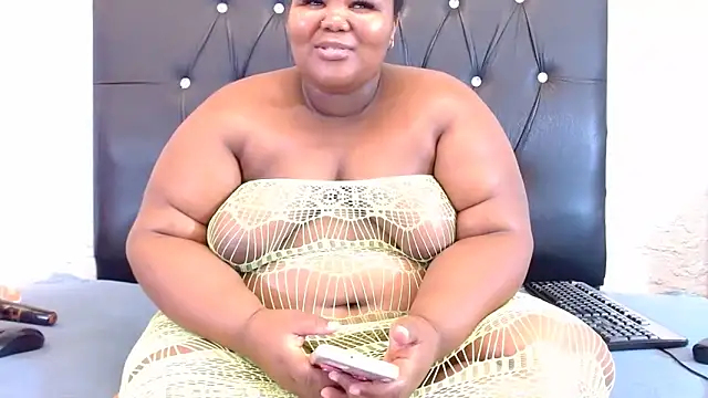 LadyBear2002 online show from April 8, 5:47 pm