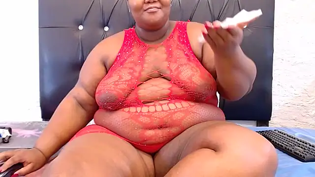LadyBear2002 online show from April 22, 6:25 pm