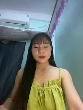 banlinh004 online show from May 5, 2:20 pm