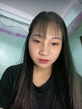 Snapshot of banlinh004 chatting on October 6, 6:03 am banlinh004 online show from October 6, 6:03 am