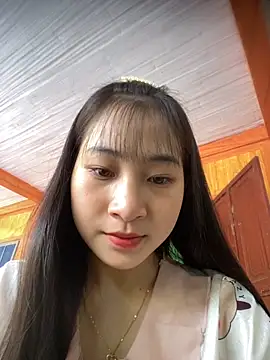 Snapshot of banlinh004 chatting on October 16, 5:49 am banlinh004 online show from October 16, 5:49 am
