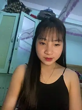 Snapshot of banlinh004 chatting on March 3, 3:30 pm banlinh004 online show from March 3, 3:30 pm