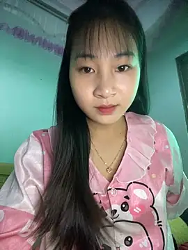 Snapshot of banlinh004 chatting on October 9, 5:08 am banlinh004 online show from October 9, 5:08 am