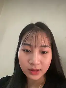 Snapshot of banlinh004 chatting on October 19, 5:43 am banlinh004 online show from October 19, 5:43 am
