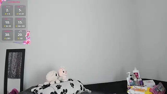 ValeStone online show from November 4, 8:23 pm