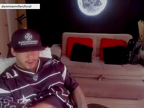 Snapshot of Dammianmiller chatting on June 1, 3:55 pm Dammianmiller online show from June 1, 3:55 pm