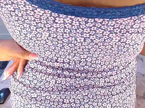 SweetJuicyPussy97 online show from August 5, 7:08 pm