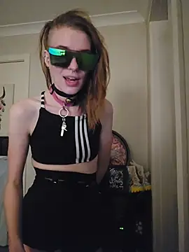 lonely Cosplay chick online show from December 14, 12:11 pm