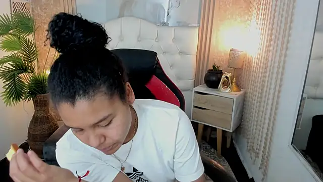 AriaVega online show from April 10, 12:56 pm